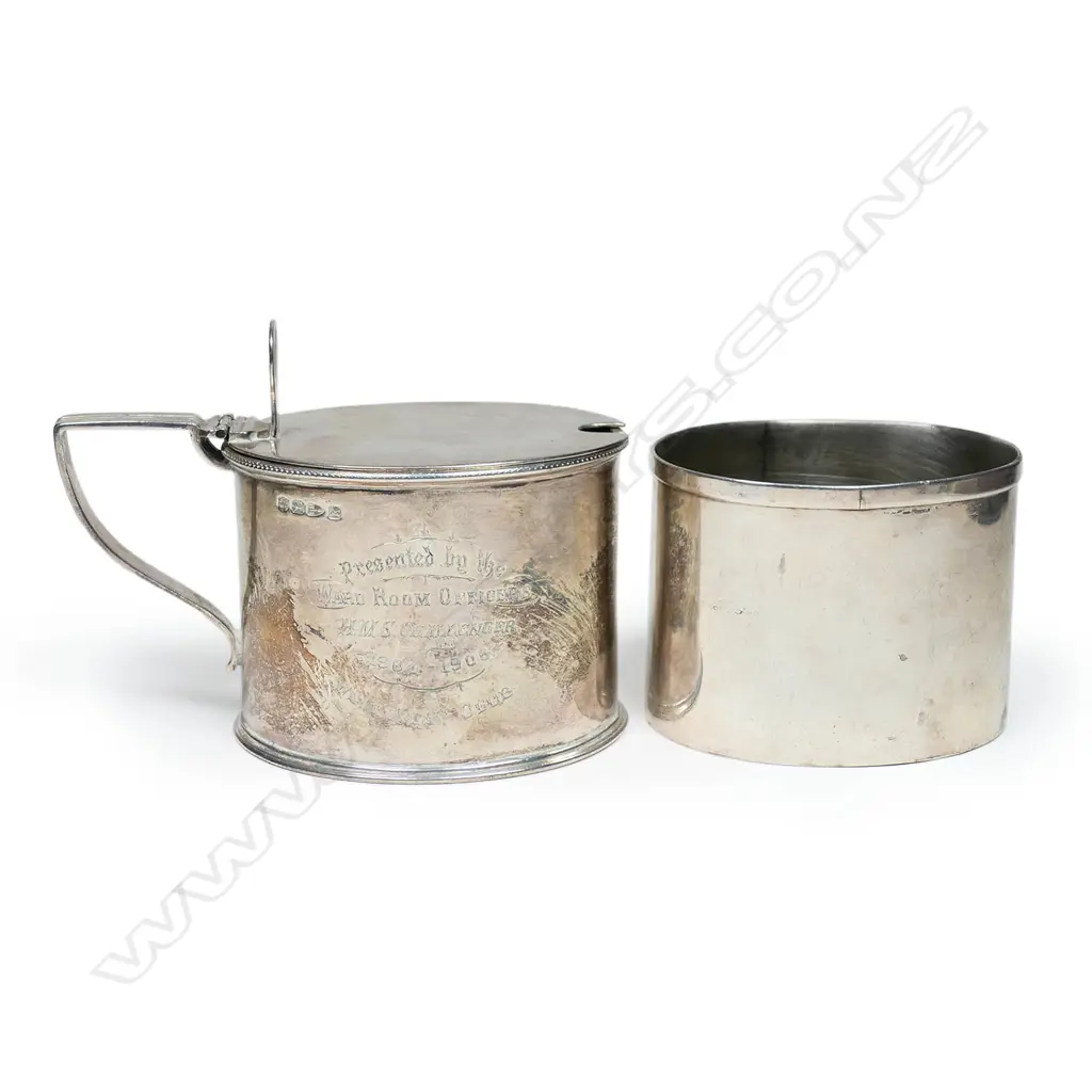 A Victorian silver mustard pot with Frank Grady made silver liner, Image 1++